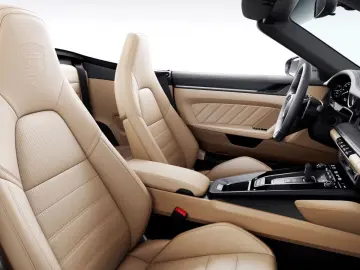 PORSCHE 992 Carrera 4 GTS Cabrio