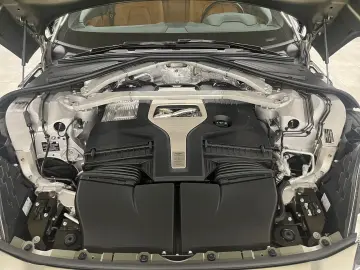 Aston Martin 4.0 V8 TWIN TURBO