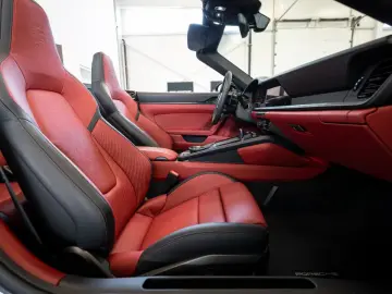 Porsche 911 992.2 Carrera 4 GTS T-Hybrid Cabriol