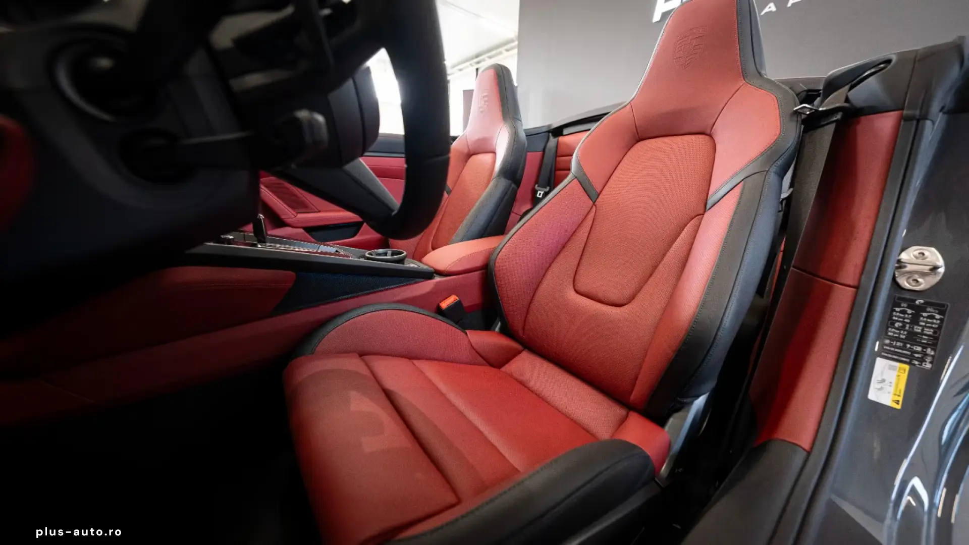 Porsche 911 992.2 Carrera 4 GTS T-Hybrid Cabriol