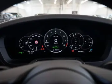 Porsche 911 992.2 Carrera 4 GTS T-Hybrid Cabriol