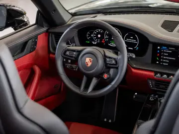 Porsche 911 992.2 Carrera 4 GTS T-Hybrid Cabriol