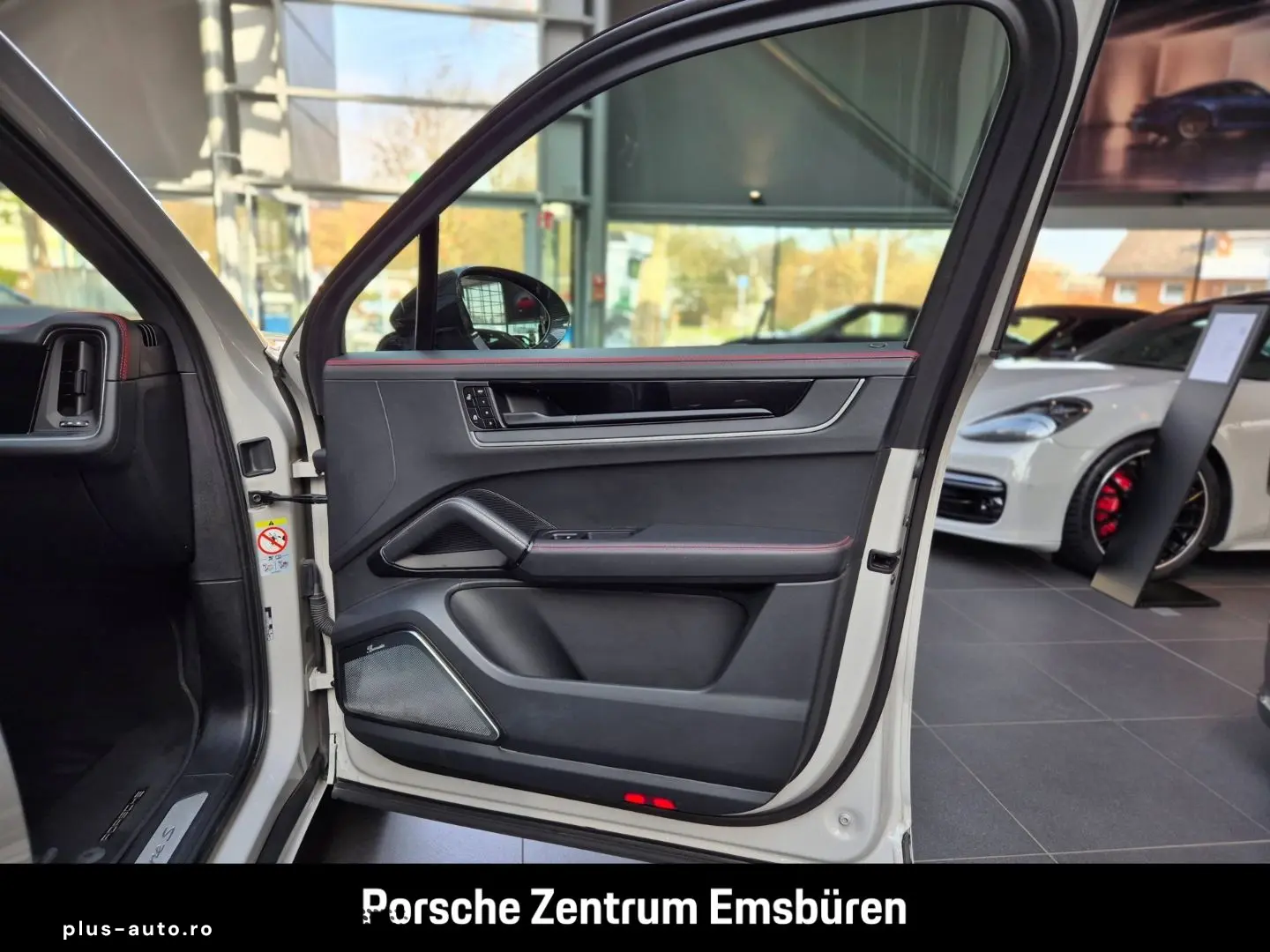 PORSCHE Cayenne S Matrix PassDispl Burmester Massage 360 TV