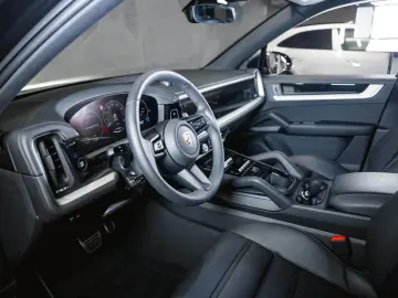 PORSCHE Cayenne E-Hy SoftClo Matrix InnoDr PassDispl Ventil