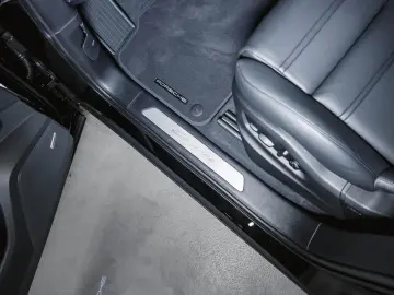 PORSCHE Cayenne E-Hy SoftClo Matrix InnoDr PassDispl Ventil