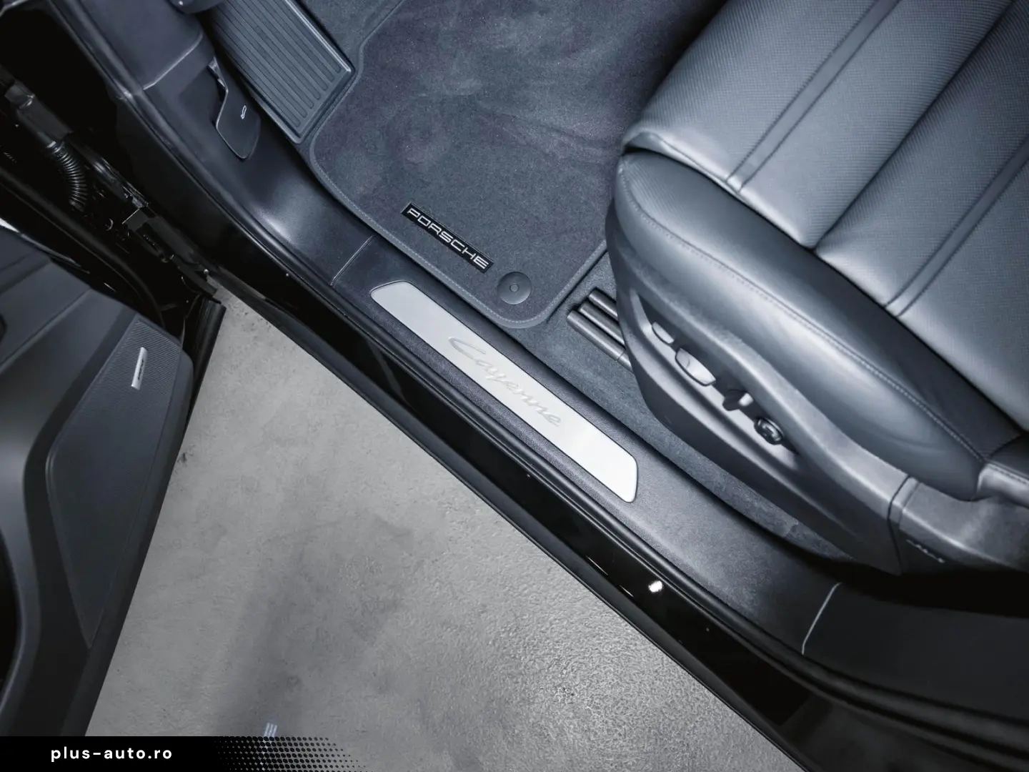 PORSCHE Cayenne E-Hy SoftClo Matrix InnoDr PassDispl Ventil