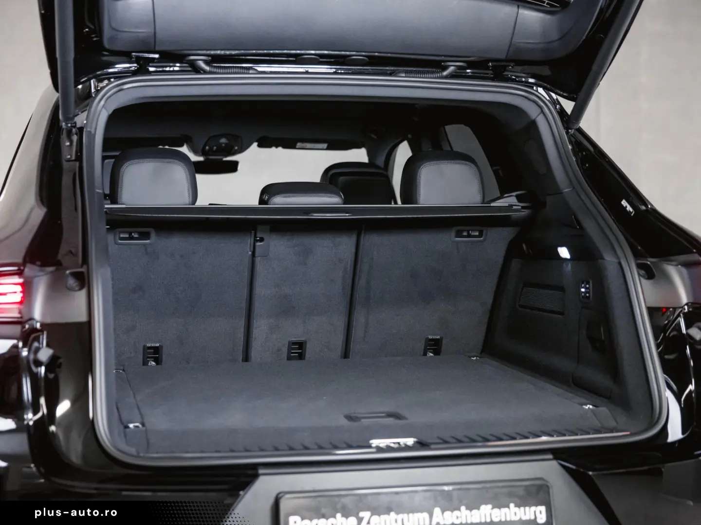 PORSCHE Cayenne E-Hy SoftClo Matrix InnoDr PassDispl Ventil