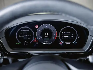 PORSCHE Cayenne E-Hy SoftClo Matrix InnoDr PassDispl Ventil