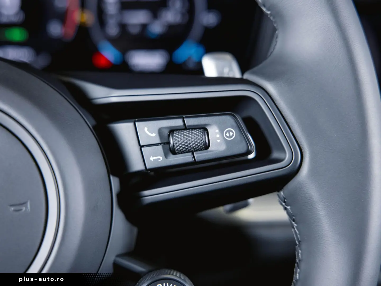 PORSCHE Cayenne E-Hy SoftClo Matrix InnoDr PassDispl Ventil