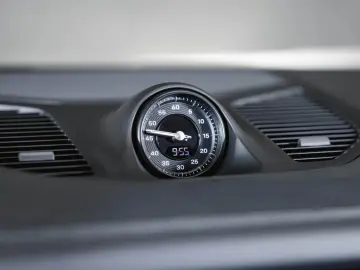 PORSCHE Cayenne E-Hy SoftClo Matrix InnoDr PassDispl Ventil