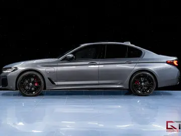 BMW 530e xDrive M-Sport Pro H K Sunroof ACC Matrix