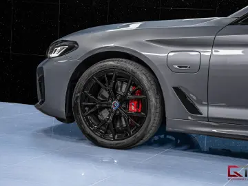 BMW 530e xDrive M-Sport Pro H K Sunroof ACC Matrix