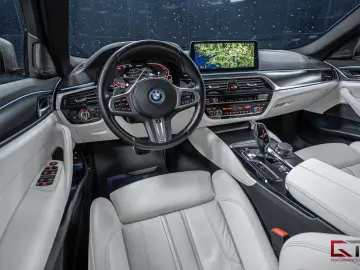 BMW 530e xDrive M-Sport Pro H K Sunroof ACC Matrix