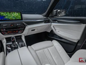 BMW 530e xDrive M-Sport Pro H K Sunroof ACC Matrix