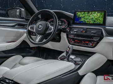 BMW 530e xDrive M-Sport Pro H K Sunroof ACC Matrix