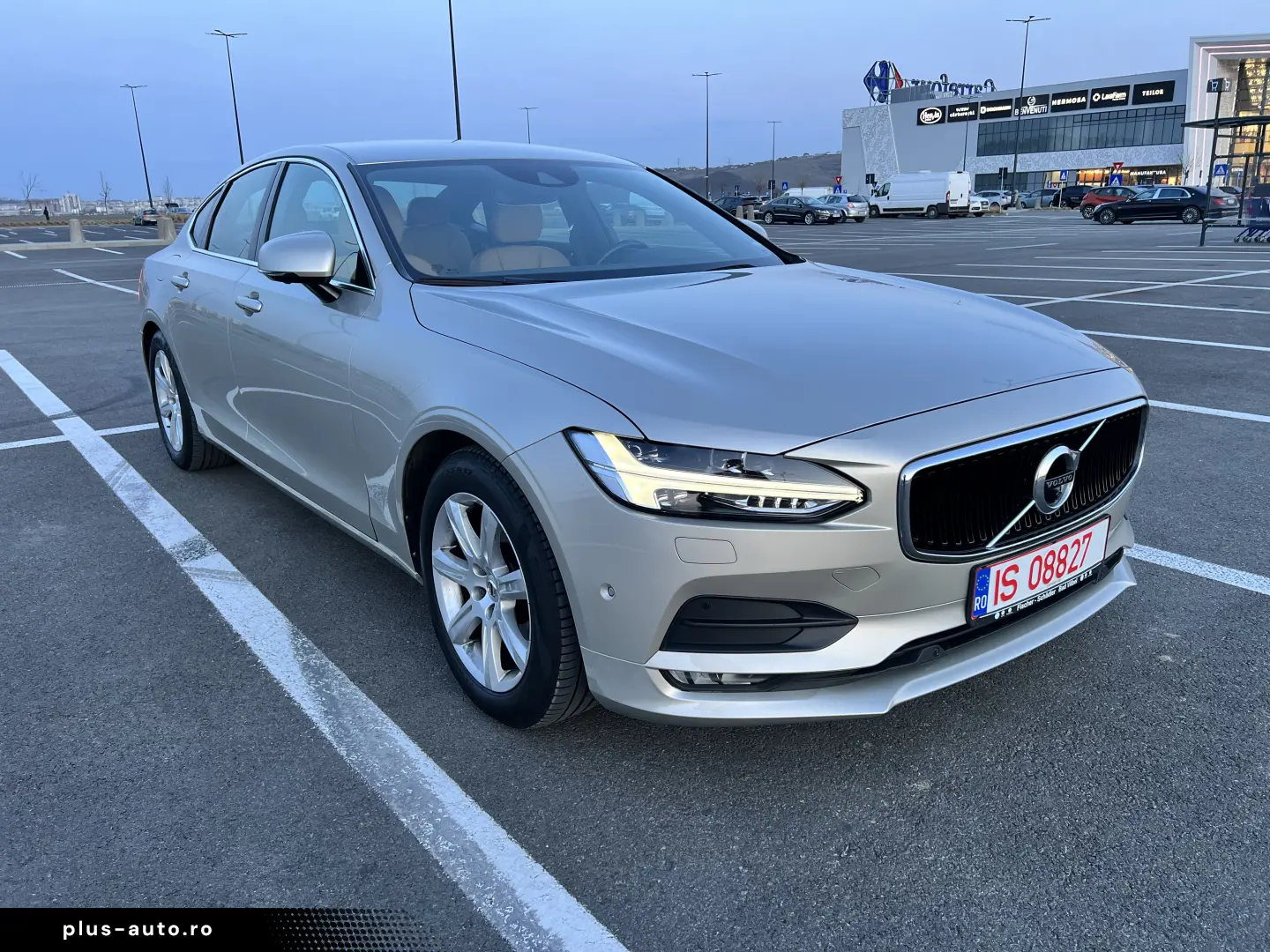 Volvo S90