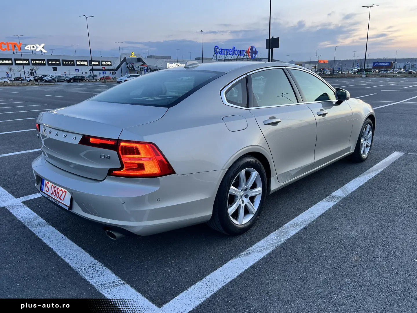 Volvo S90