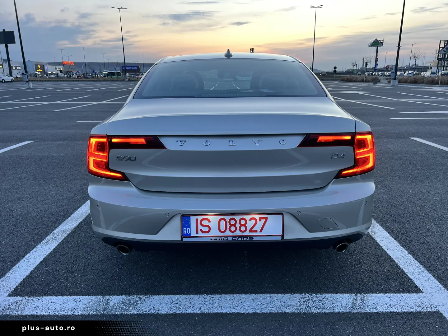 Volvo S90