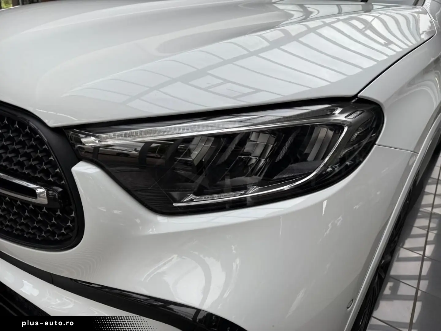 MERCEDES-BENZ GLC 300 e 4M AMG NIGHT PANO HUD AHK MBUX