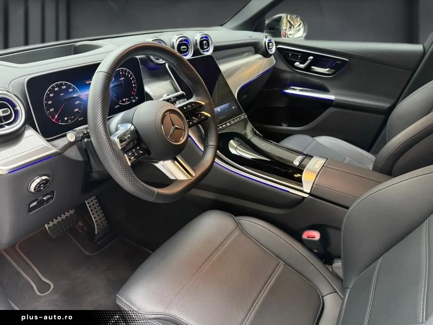 MERCEDES-BENZ GLC 300 e 4M AMG NIGHT PANO HUD AHK MBUX