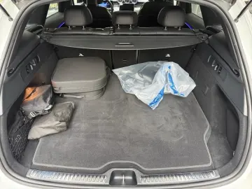 MERCEDES-BENZ GLC 300 e 4M AMG NIGHT PANO HUD AHK MBUX