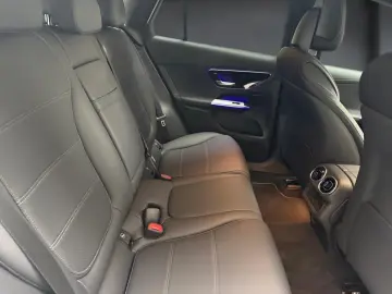 MERCEDES-BENZ GLC 300 e 4M AMG NIGHT PANO HUD AHK MBUX