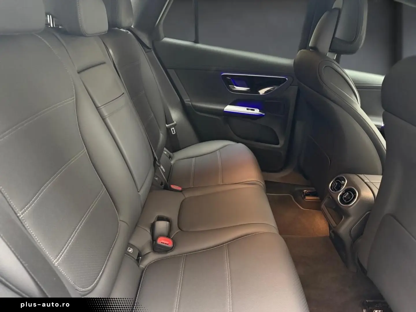 MERCEDES-BENZ GLC 300 e 4M AMG NIGHT PANO HUD AHK MBUX