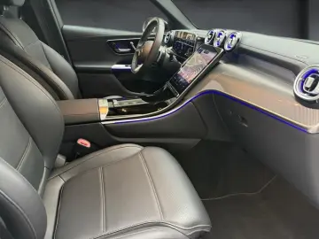 MERCEDES-BENZ GLC 300 e 4M AMG NIGHT PANO HUD AHK MBUX