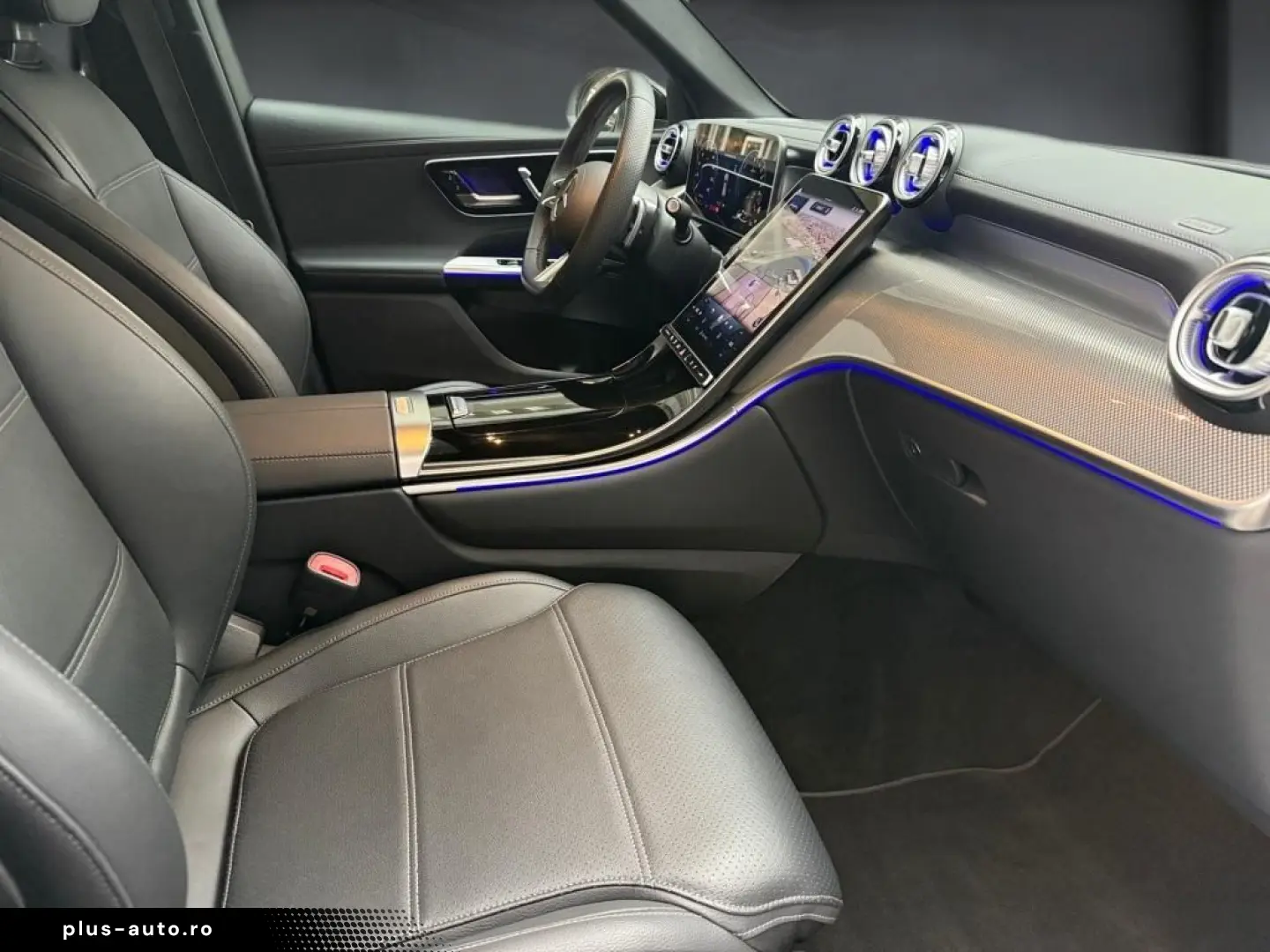 MERCEDES-BENZ GLC 300 e 4M AMG NIGHT PANO HUD AHK MBUX