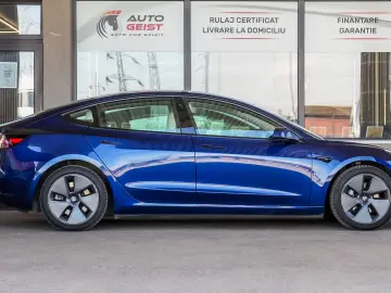 Tesla Model 3 LONG RANGE DUAL MOTOR AWD