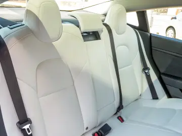 Tesla Model 3 LONG RANGE DUAL MOTOR AWD
