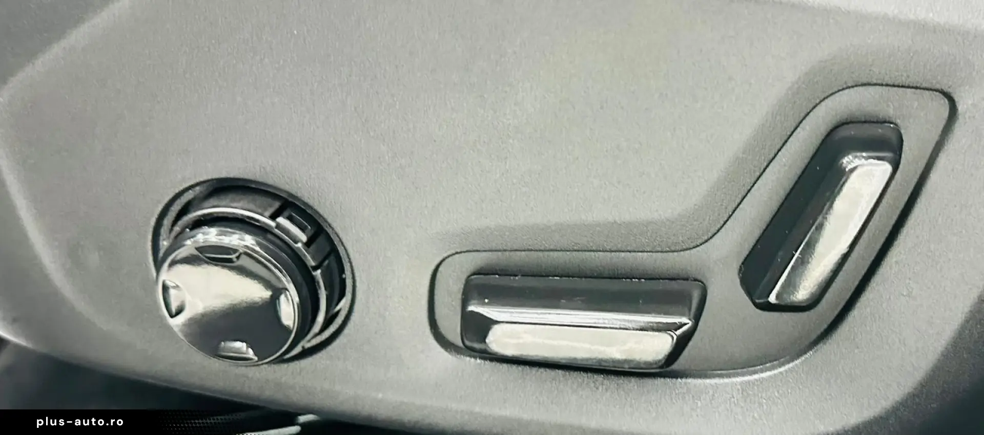 VOLVO XC60 2016 — imagine 11