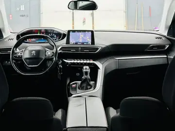 PEUGEOT 5008 2018 1.2i E6 7Locuri Garantie 12 Luni Rate Avan