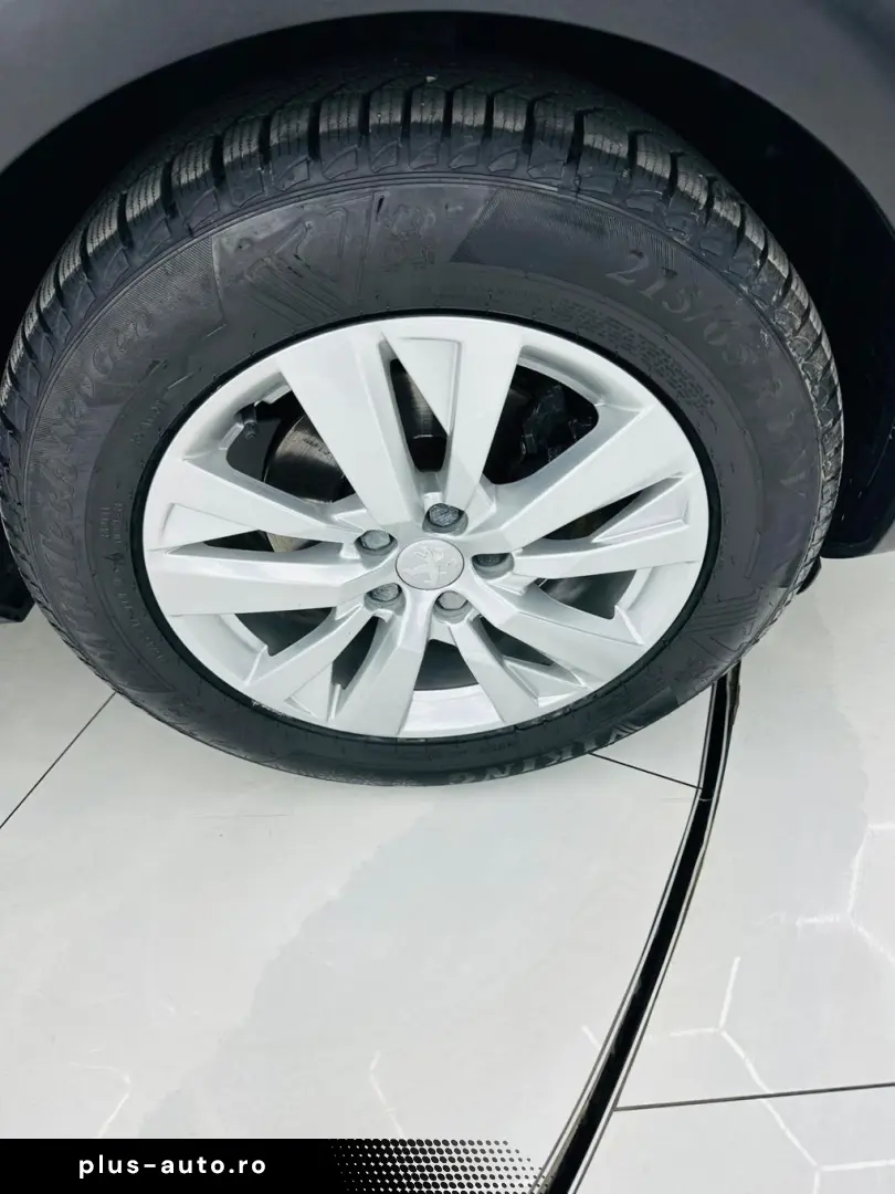 PEUGEOT 5008 2018 1.2i E6 7Locuri Garantie 12 Luni Rate Avan