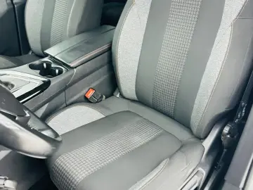 PEUGEOT 5008 2018 1.2i E6 7Locuri Garantie 12 Luni Rate Avan