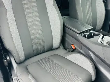 PEUGEOT 5008 2018 1.2i E6 7Locuri Garantie 12 Luni Rate Avan