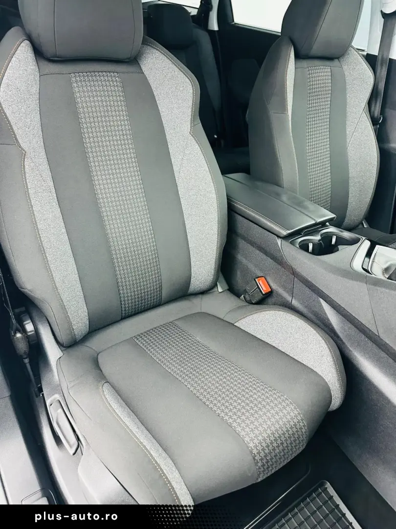 PEUGEOT 5008 2018 1.2i E6 7Locuri Garantie 12 Luni Rate Avan