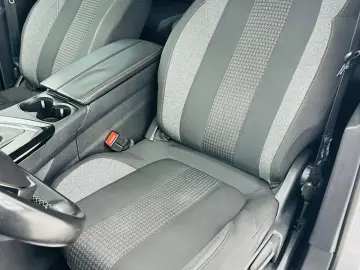 PEUGEOT 5008 2018 1.2i E6 7Locuri Garantie 12 Luni Rate Avan