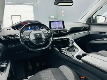 PEUGEOT 5008 2018 1.2i E6 7Locuri Garantie 12 Luni Rate Avan