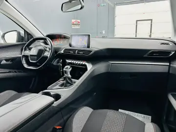 PEUGEOT 5008 2018 1.2i E6 7Locuri Garantie 12 Luni Rate Avan