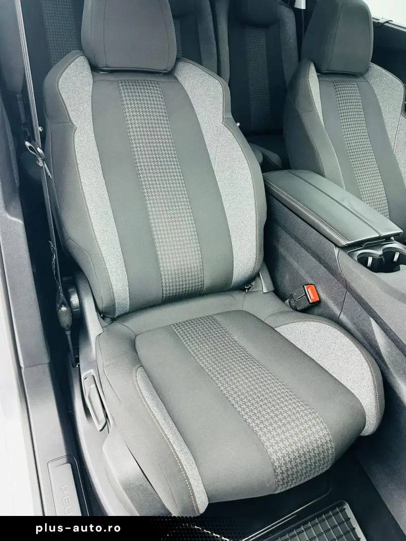 PEUGEOT 5008 2018 1.2i E6 7Locuri Garantie 12 Luni Rate Avan