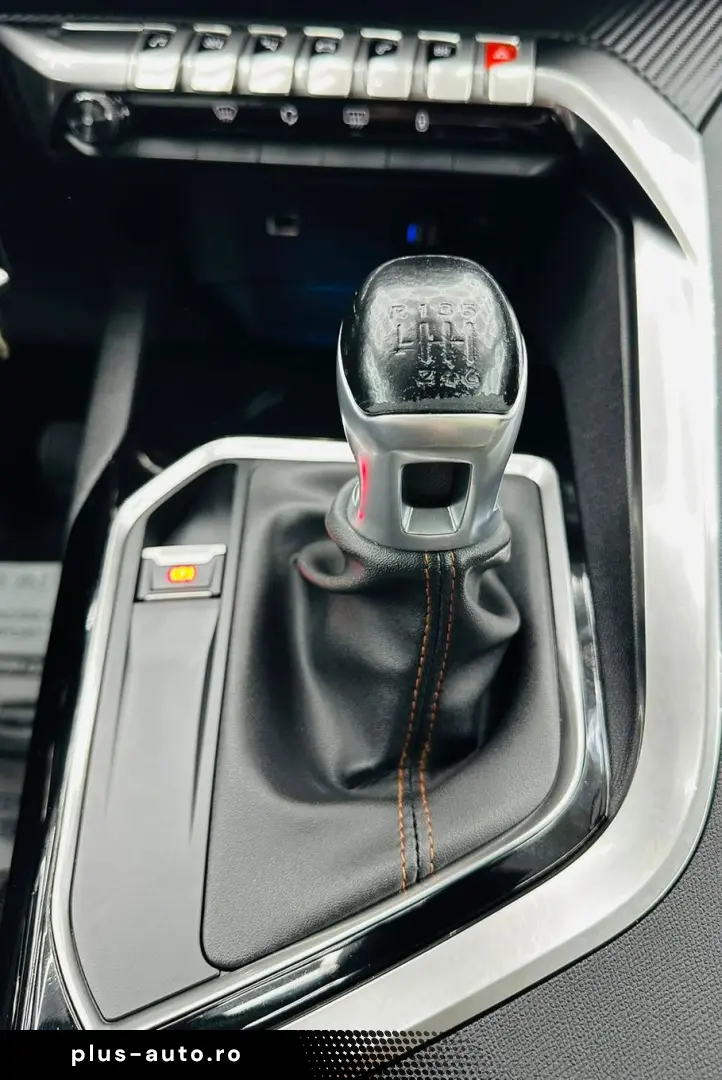 PEUGEOT 5008 2018 1.2i E6 7Locuri Garantie 12 Luni Rate Avan