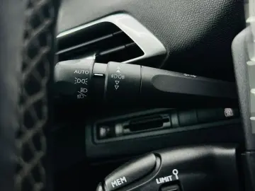 PEUGEOT 5008 2018 1.2i E6 7Locuri Garantie 12 Luni Rate Avan