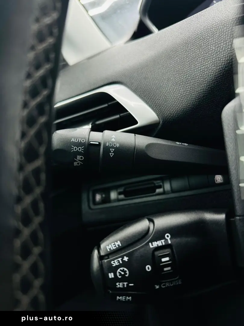 PEUGEOT 5008 2018 1.2i E6 7Locuri Garantie 12 Luni Rate Avan