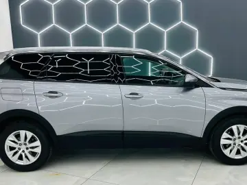 PEUGEOT 5008 2018 1.2i E6 7Locuri Garantie 12 Luni Rate Avan