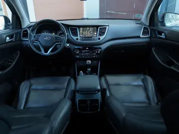 Hyundai Tucson 2.0 CRDI 4WD 6MT Premium