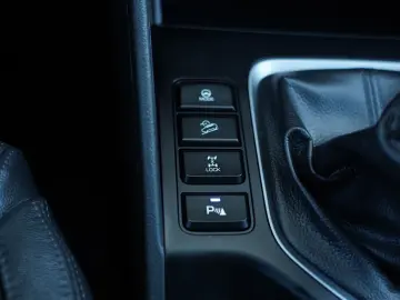 Hyundai Tucson 2.0 CRDI 4WD 6MT Premium