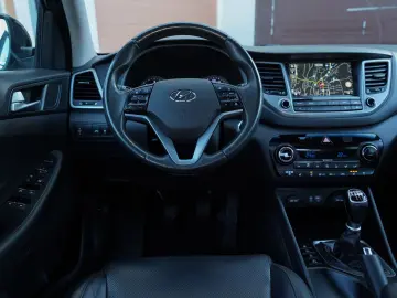 Hyundai Tucson 2.0 CRDI 4WD 6MT Premium