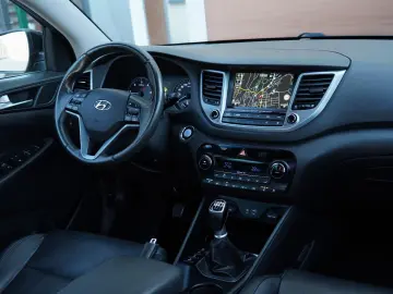 Hyundai Tucson 2.0 CRDI 4WD 6MT Premium