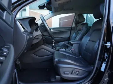 Hyundai Tucson 2.0 CRDI 4WD 6MT Premium